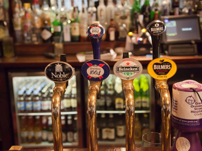 Englisches Pup in London